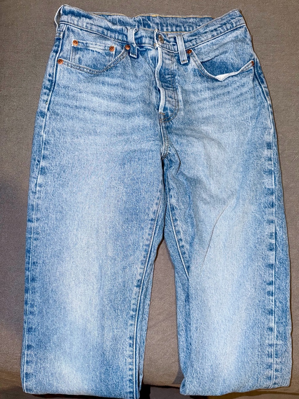 LEVI’s 501 Jeans for Women “Hollow Days” (Medium Wash) in 27x32 - Picture 3 of 9